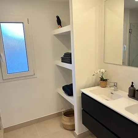 Alejandra - Gerenoveerd Direct Aan Zee * Εστεπόνα