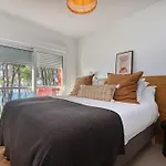Alejandra - Gerenoveerd Direct Aan Zee *