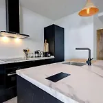 Alejandra - Gerenoveerd Direct Aan Zee Apartment Estepona