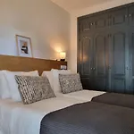 Alejandra - Gerenoveerd Direct Aan Zee Estepona