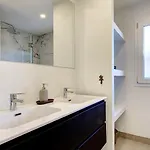 Alejandra - Gerenoveerd Direct Aan Zee Apartment