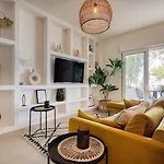 Alejandra - Gerenoveerd Direct Aan Zee Apartment Estepona