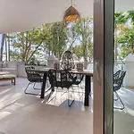 Alejandra - Gerenoveerd Direct Aan Zee Apartment *