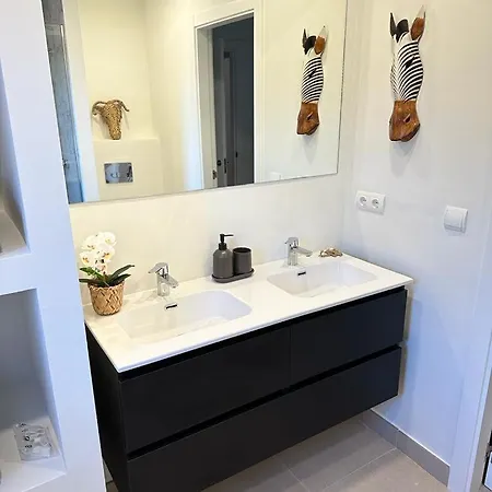 Apartment Alejandra - Gerenoveerd Direct Aan Zee