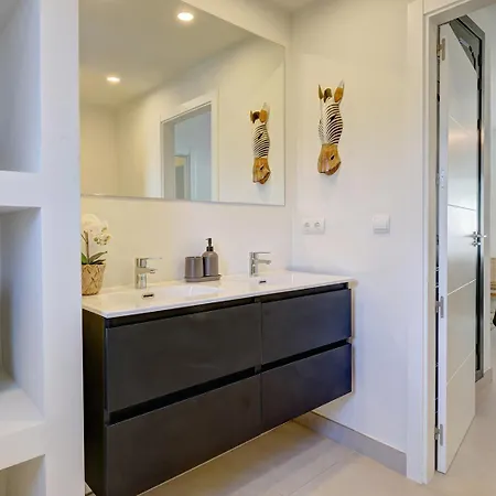 Apartment Alejandra - Gerenoveerd Direct Aan Zee