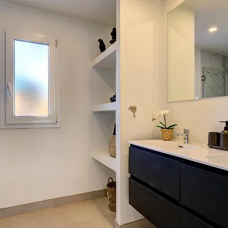 Alejandra - Gerenoveerd Direct Aan Zee