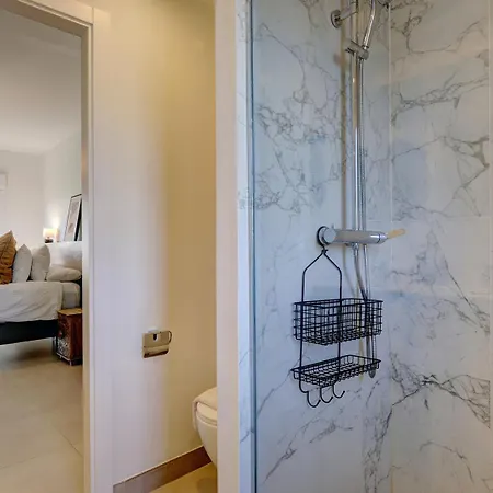 Apartment Alejandra - Gerenoveerd Direct Aan Zee *