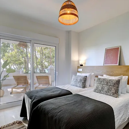 Alejandra - Gerenoveerd Direct Aan Zee