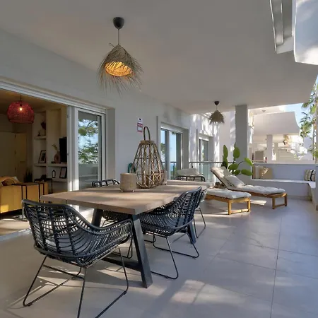 Alejandra - Gerenoveerd Direct Aan Zee Apartamento *