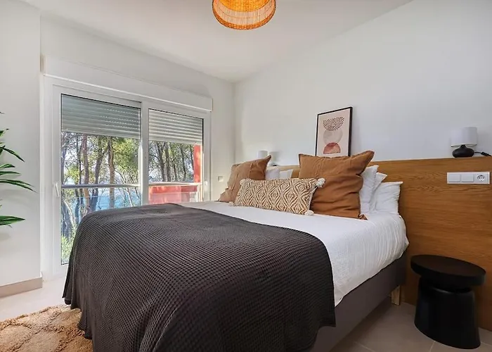 Alejandra - Gerenoveerd Direct Aan Zee *