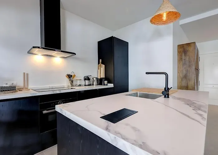 Alejandra - Gerenoveerd Direct Aan Zee Apartamento Estepona