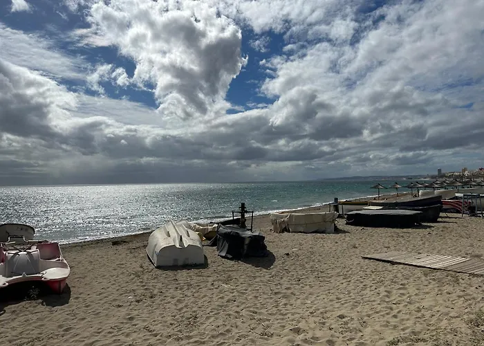 Alejandra - Gerenoveerd Direct Aan Zee Apartamento Estepona