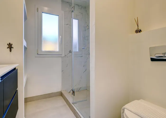 Alejandra - Gerenoveerd Direct Aan Zee * Estepona