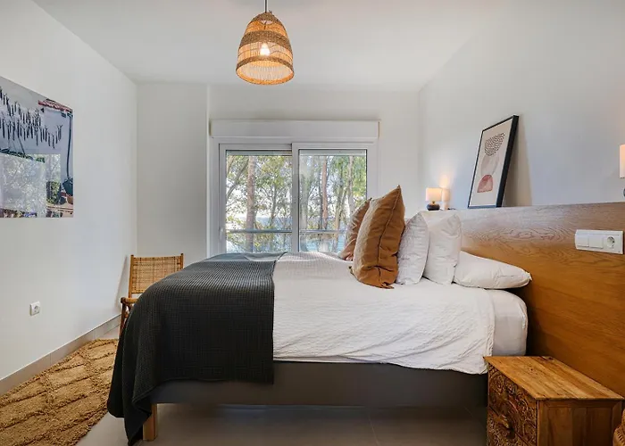 Alejandra - Gerenoveerd Direct Aan Zee *