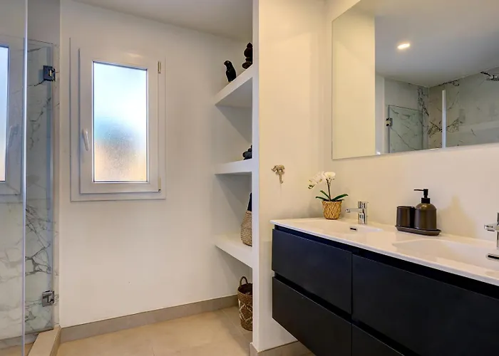 Alejandra - Gerenoveerd Direct Aan Zee