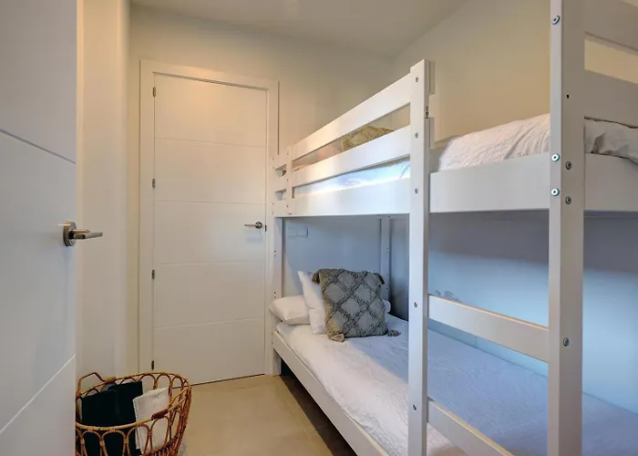 Alejandra - Gerenoveerd Direct Aan Zee *