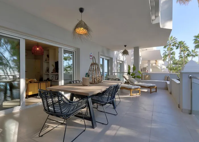 Alejandra - Gerenoveerd Direct Aan Zee Apartamento *