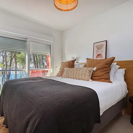 Alejandra - Gerenoveerd Direct Aan Zee *