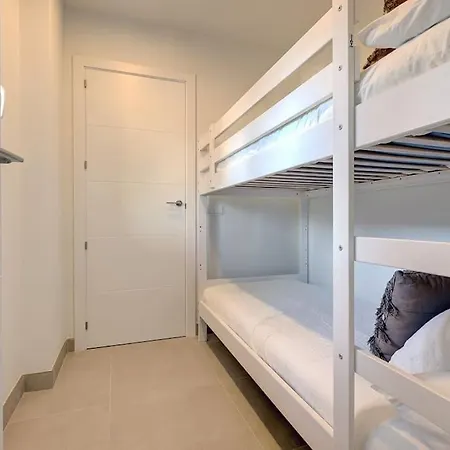 Alejandra - Gerenoveerd Direct Aan Zee إِستيبونا