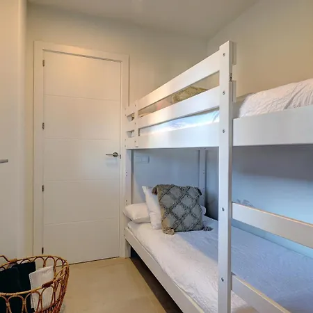 Alejandra - Gerenoveerd Direct Aan Zee *